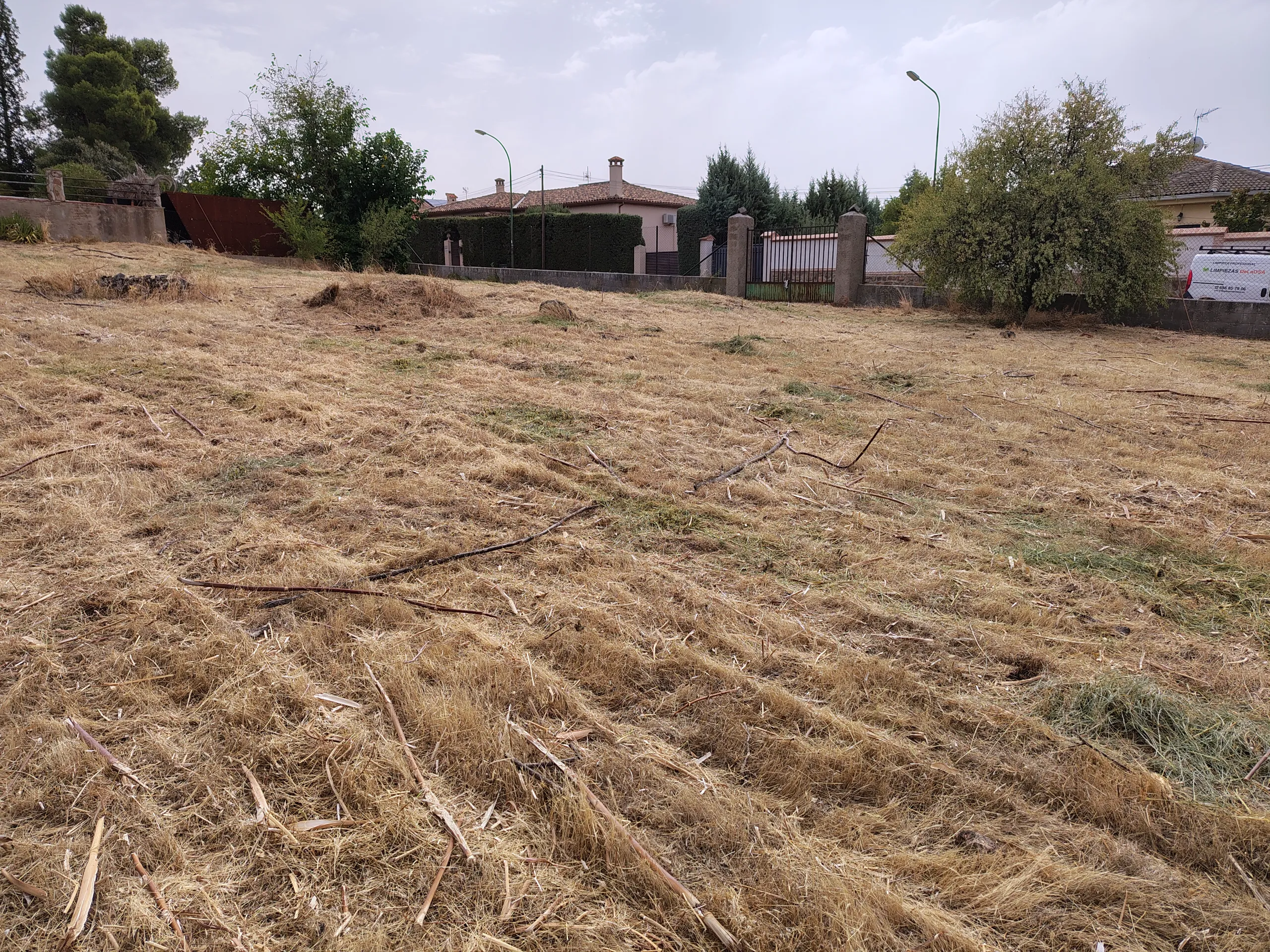Desbroce de parcelas en Torrijos